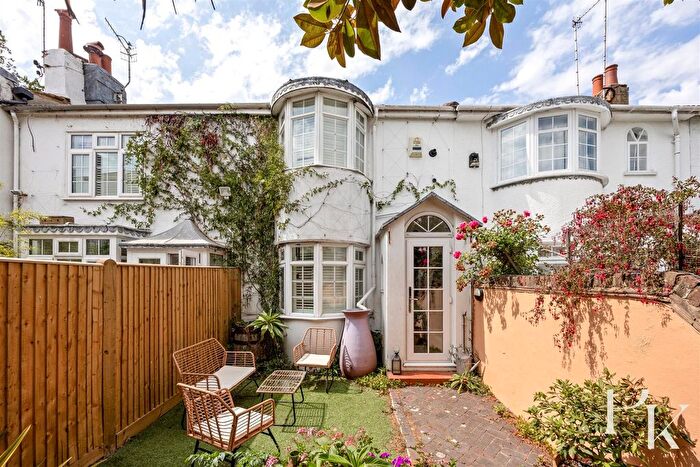 2 Bedroom Property For Sale In Crown Gardens, Brighton, BN1