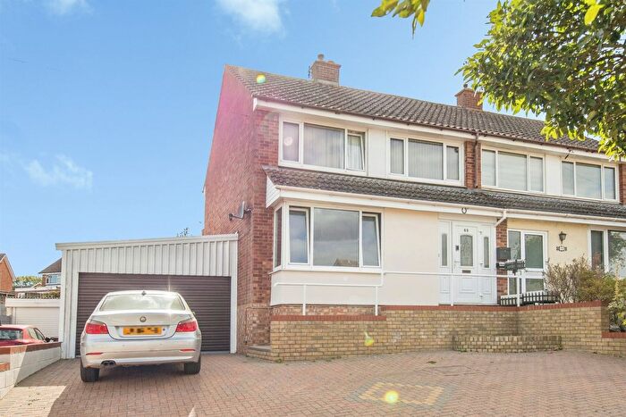3 Bedroom Semi Detached House For Sale In Radcliffe Drive, Ipswich, IP2