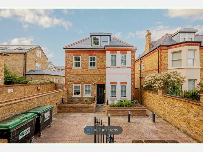 Studio To Rent In Freeland Road, London, W5