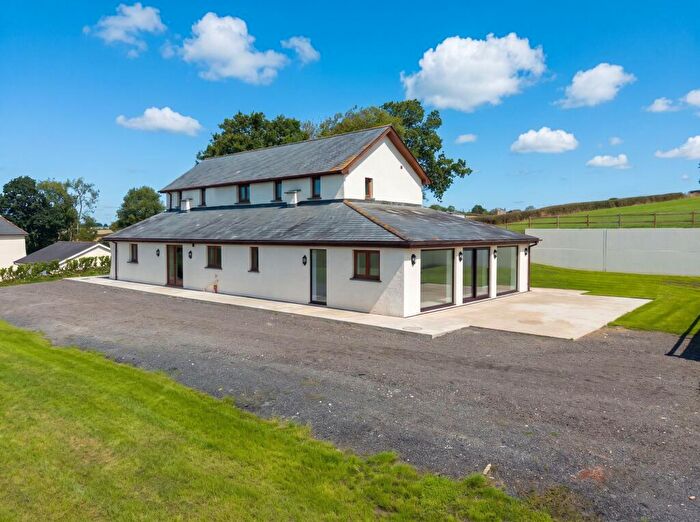 4 Bedroom Detached House For Sale In Coldridge, Crediton, EX17