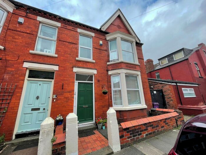 2 Bedroom Flat To Rent In Oakdale Road, L18