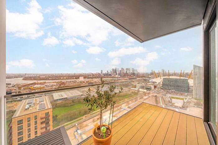 3 Bedroom Flat To Rent In Tidemill Square, Greenwich, SE10