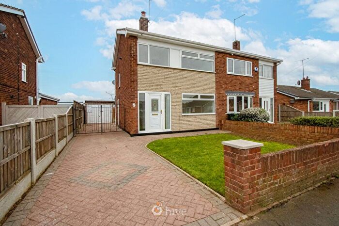 3 Bedroom Semi-Detached House For Sale In Oakwood Drive, Armthorpe, Doncaster, DN3