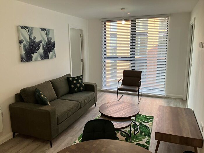 1 Bedroom Apartment To Rent In Parkview, Darwin Street, B12