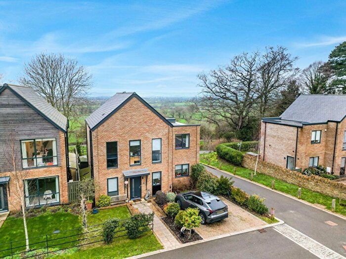 4 Bedroom Detached House For Sale In John Martin Gardens, Standish, Stroud, GL10