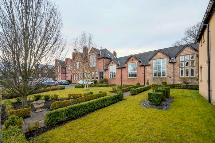 2 Bedroom Flat To Rent In Grammar School Court, Ormskirk, L39