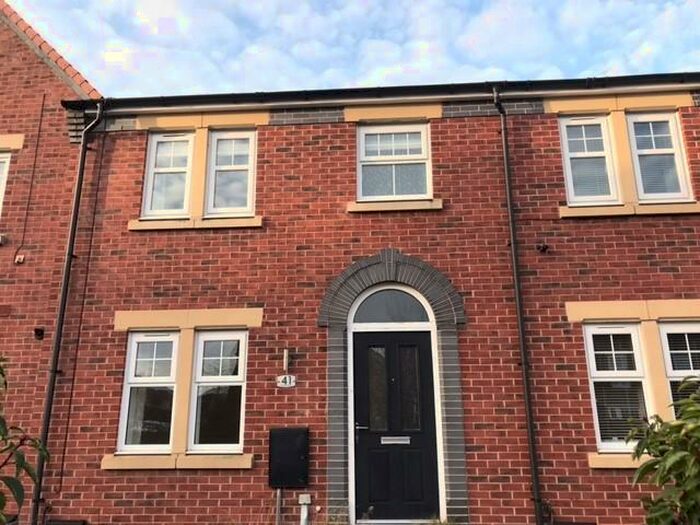 3 Bedroom Mews To Rent In Western Way, Winnington, CW8