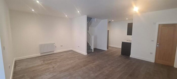 2 Bedroom Mews To Rent In Eastgate Street, SO14