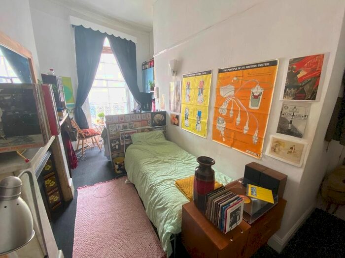 Studio To Rent In Lansdowne Place, Hove, East Sussex, BN3