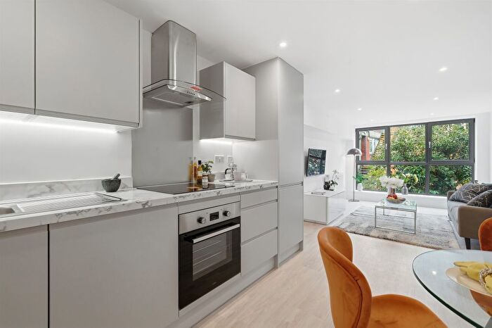 1 Bedroom Flat For Sale In New Street, Aylesbury, HP20