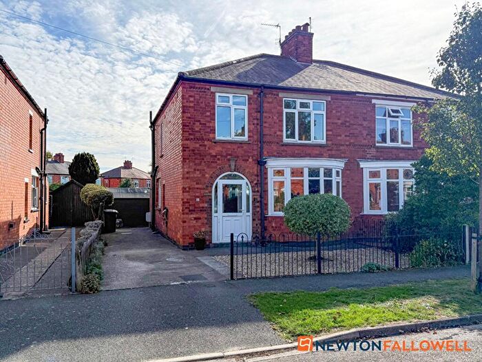 3 Bedroom Semi Detached House For Sale In Salisbury Road, Newark, NG24