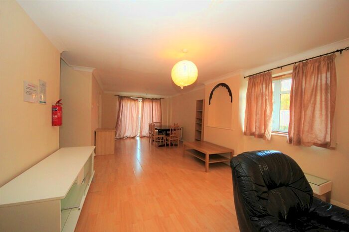 5 Bedroom Detached House To Rent In Water Brook Lane, Brent Green, London, NW4