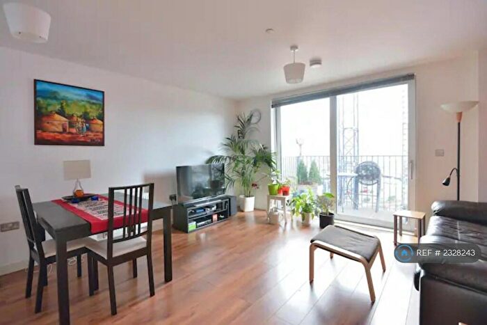 1 Bedroom Flat To Rent In Aquarelle House, London, EC1V