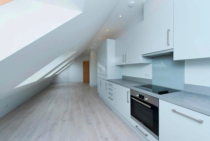 2 Bedroom Flat To Rent In Rivia House, High Road, Whetstone, London, N20