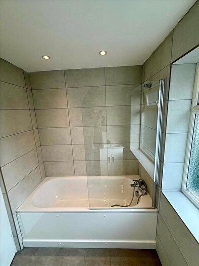 2 Bedroom Flat To Rent In Richard Court, Truro Rd, London, London, N22