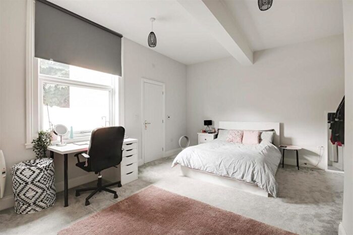 2 Bedroom Apartment To Rent In Millicent Road, West Bridgford, Nottinghamshire, NG2