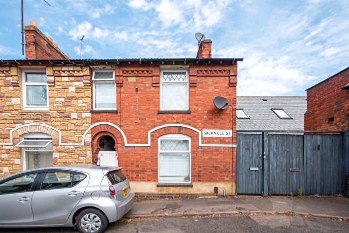 3 Bedroom End Of Terrace House For Sale In Sackville Street, Kettering, NN16