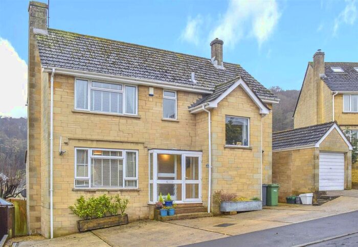 4 Bedroom Detached House To Rent In Cedar Drive, Dursley, GL11