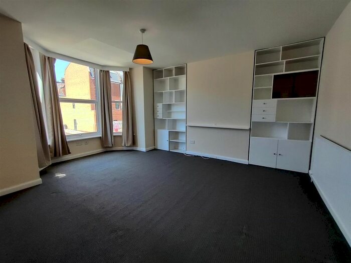 1 Bedroom Flat To Rent In Norwood Road, London, SE24