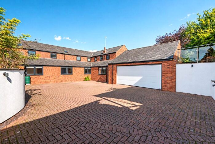 5 Bedroom Barn Conversion For Sale In High Street, Brixworth, Northamptonshire, NN6