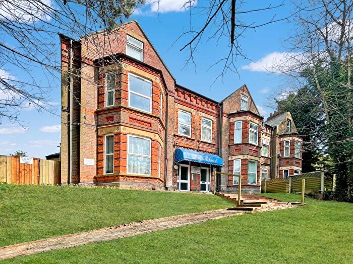 2 Bedroom Flat For Sale In Tavistock Court, London Road, Luton, Bedfordshire, LU1