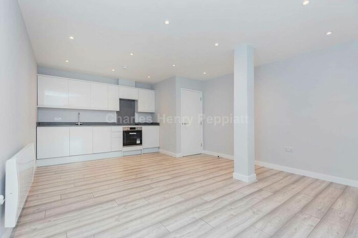 1 Bedroom Flat To Rent In Victors Way, High Barnet, EN5