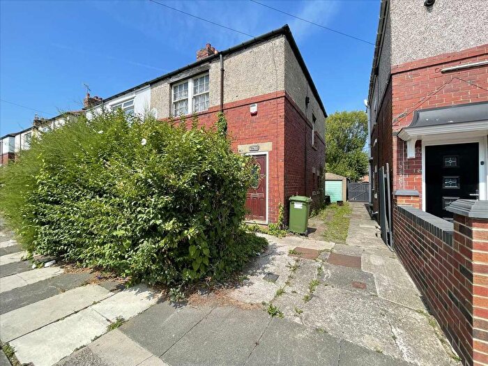 3 Bedroom Semi-Detached House For Sale In Elmfield Road, Hebburn, NE31