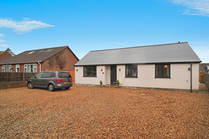 4 Bedroom Detached Bungalow For Sale In Stonehenge Road, Durrington, Salisbury, SP4