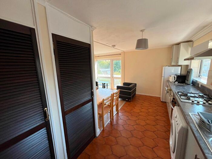 3 Bedroom Flat To Rent In Union Street, Canterbury, Kent, , Uk, CT1