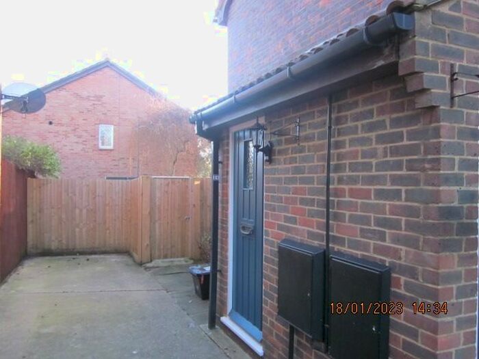 1 Bedroom Semi-Detached House To Rent In Sidehill Drive, Portslade, Brighton, BN41