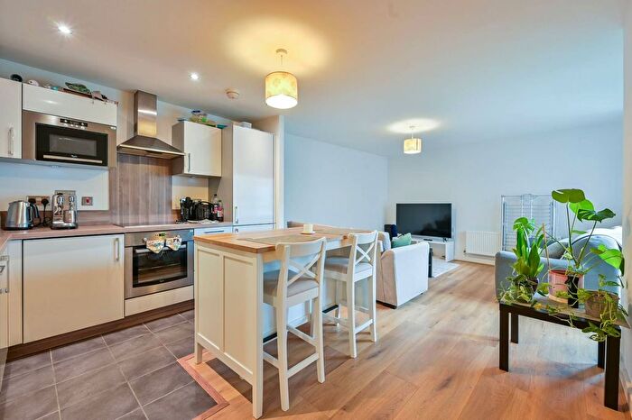 2 Bedroom Flat To Rent In Surrey Quays Road, Canada Water, London, SE16
