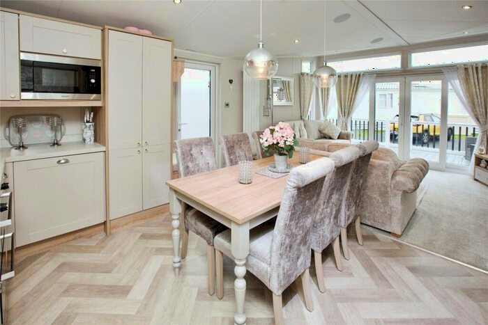 2 Bedroom Park Home For Sale In Solent Breezes, Chilling Lane, Warsash, Hampshire, SO31