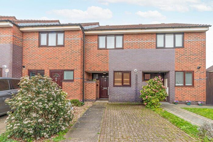 2 Bedroom Property To Rent In Canal Walk, Croydon, CR0