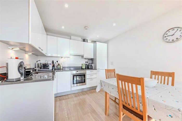2 Bedroom Flat To Rent In Webber Street, London, SE1