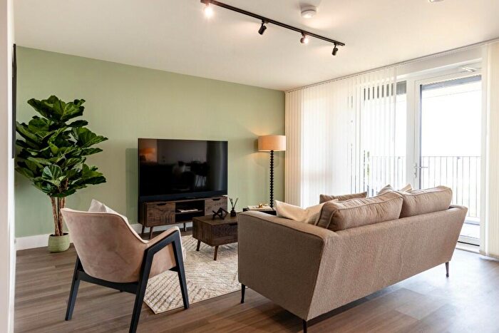 1 Bedroom Flat To Rent In Flat, Mitre Yard, - Scrubs Lane, London, NW10