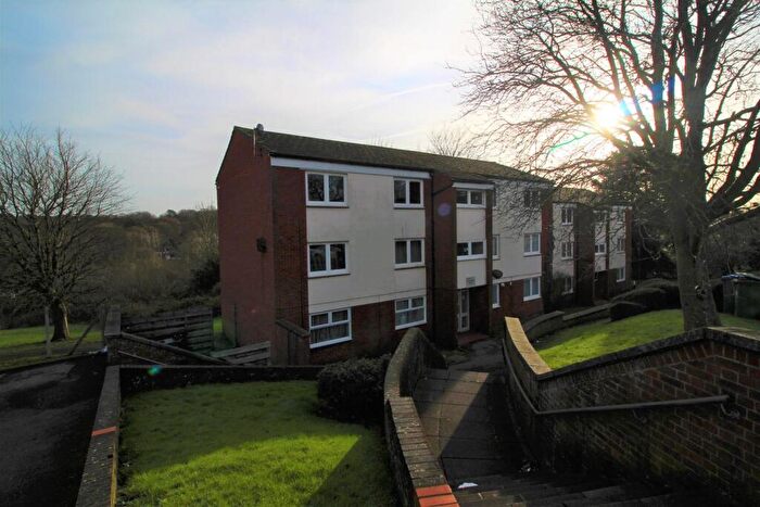 2 Bedroom Apartment To Rent In Abercrombie Gardens, Southampton, SO16
