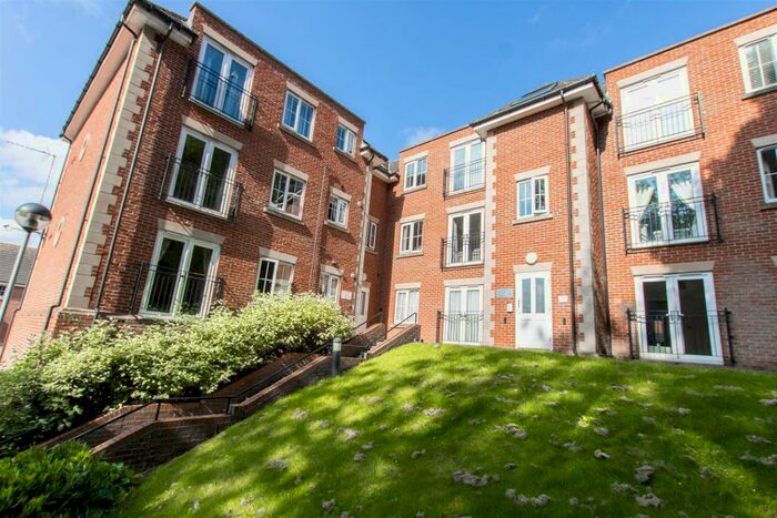 2 Bedroom Apartment To Rent In Clementine Drive, Mapperley, Nottingham, NG3