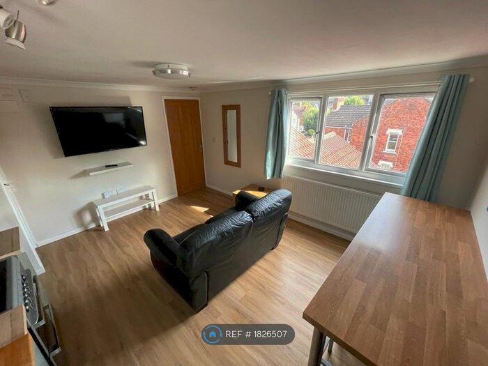 1 Bedroom Flat To Rent In Euclid Street, Swindon, SN1