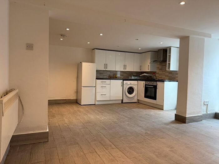 1 Bedroom Flat To Rent In Beulah Hill, London, SE19