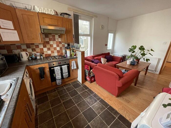 3 Bedroom Flat To Rent In Glynrhondda Street, Cathays, Cardiff, CF24