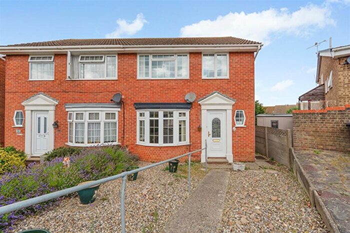 3 Bedroom Semi Detached House For Sale In Linnet Avenue, Whitstable, CT5