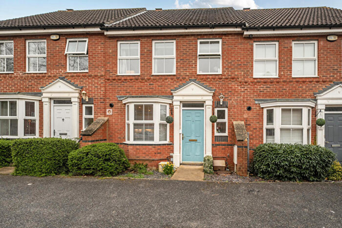 3 Bedroom Terraced House For Sale In Helegan Close, Orpington, BR6