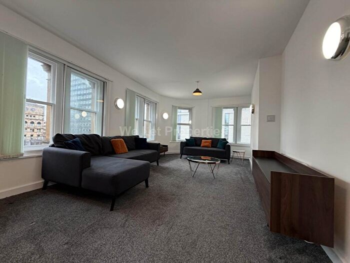 3 Bedroom Apartment To Rent In Portland Street, Piccadilly, M1