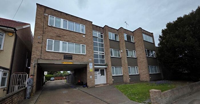 2 Bedroom Flat For Sale In Flat Kerry Court, Upminster Road North, Rainham, Essex, RM13