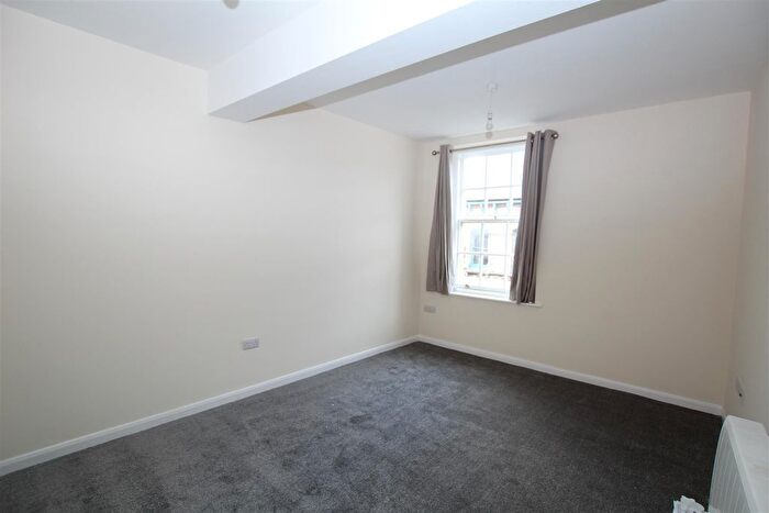 2 Bedroom Flat To Rent In High Street, Ilfracombe, Ilfracombe, EX34