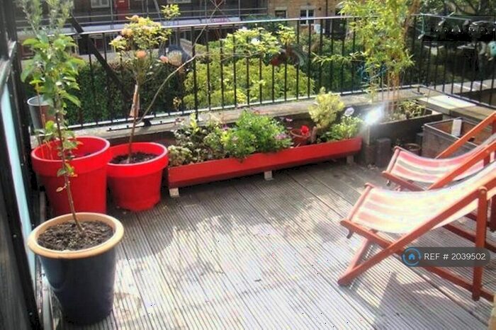 2 Bedroom Flat To Rent In Huddleston Road, London, N7