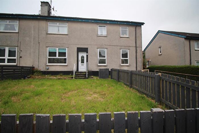 3 Bedroom Flat To Rent In Cumberland Road, Greenock, PA16
