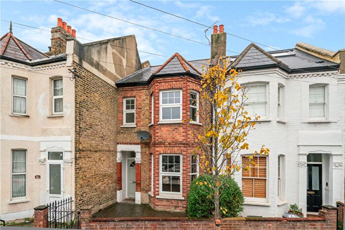 3 Bedroom Terraced House For Sale In Holdernesse Road, London, SW17