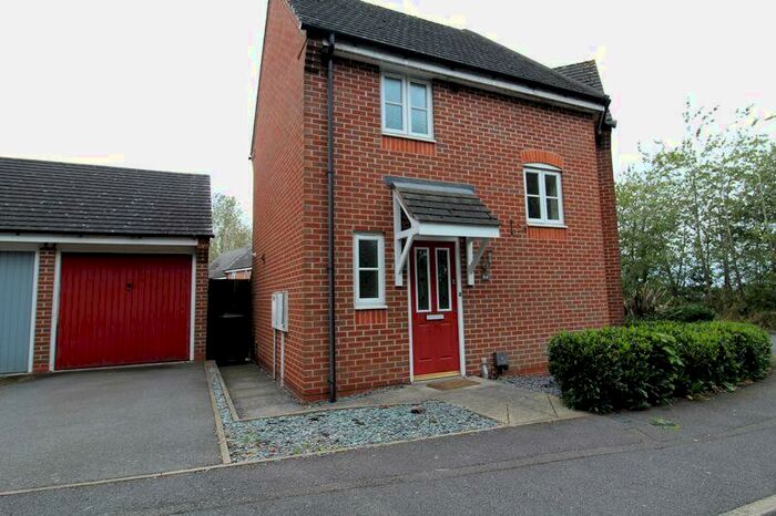 3 Bedroom Semi-Detached House To Rent In Excelsior Drive, Swadlincote, DE11