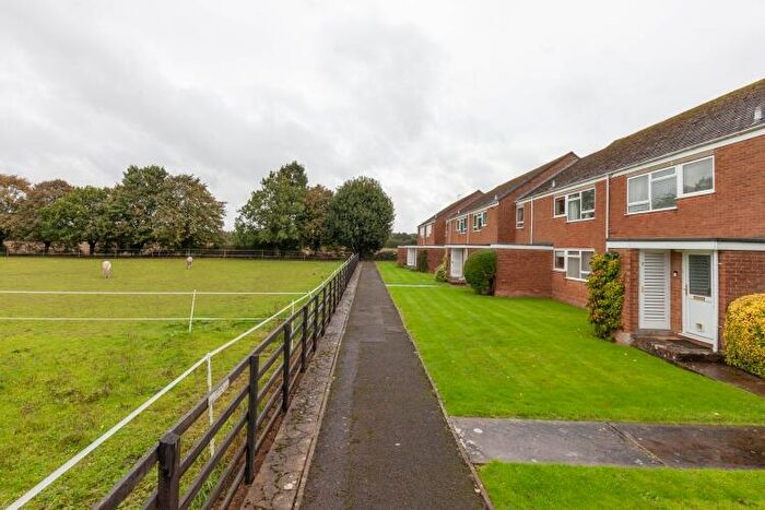 3 Bedroom Maisonette To Rent In Fox Close, Hailey, OX29